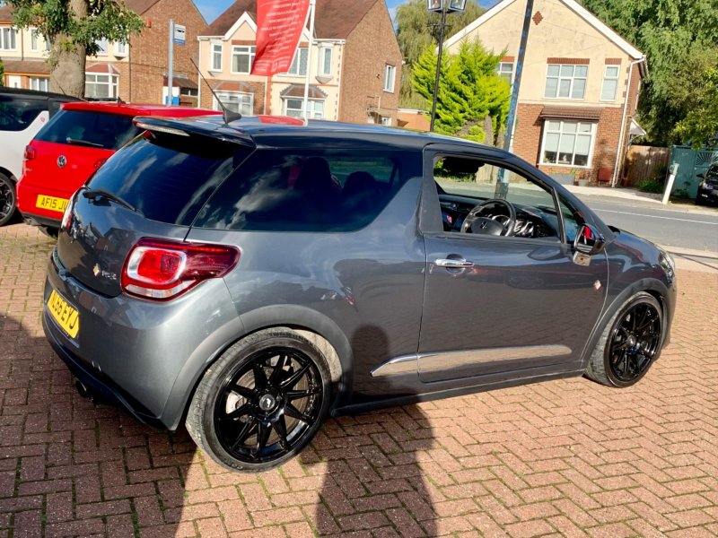 DS AUTOMOBILES DS 3