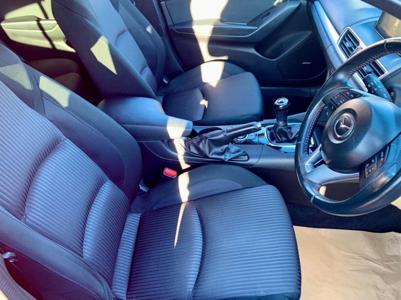 MAZDA MAZDA3