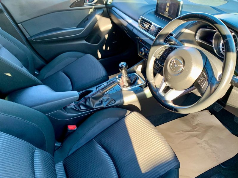 MAZDA MAZDA3