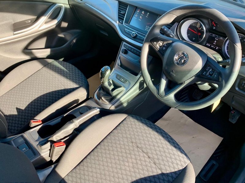 VAUXHALL ASTRA