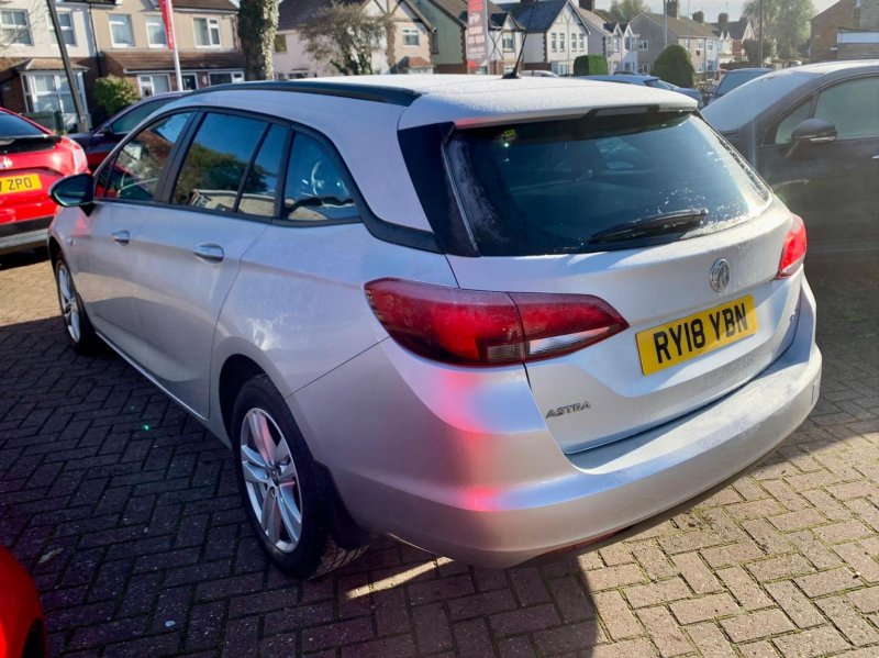 VAUXHALL ASTRA