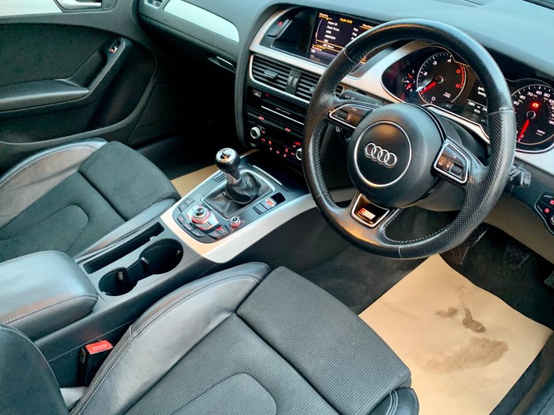 AUDI A4 AVANT
