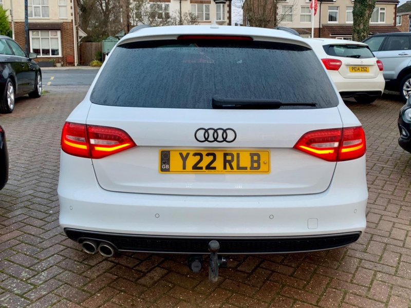 AUDI A4 AVANT