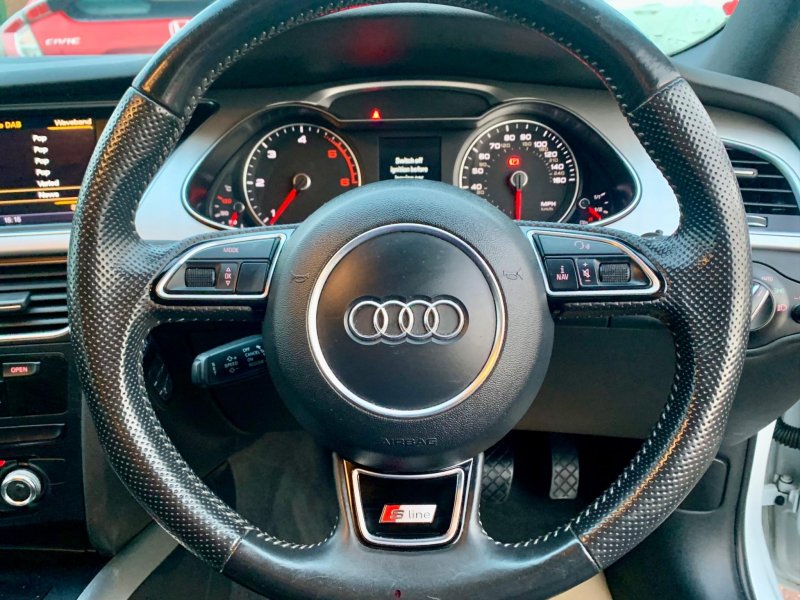 AUDI A4 AVANT