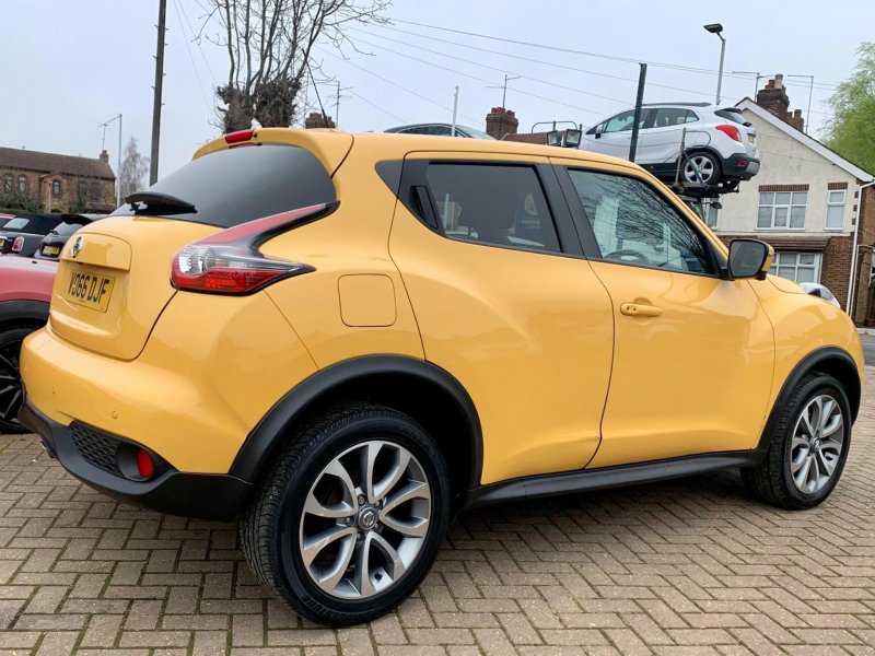 NISSAN JUKE