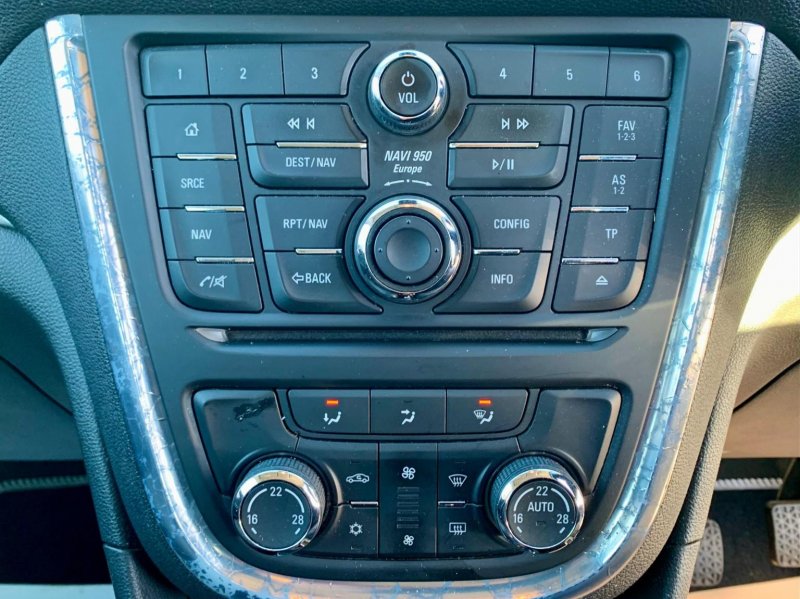 VAUXHALL MOKKA