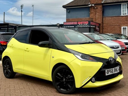 TOYOTA AYGO 1.0 VVT-i x-cite 3 Yellow Bi-Tone Euro 6 5dr