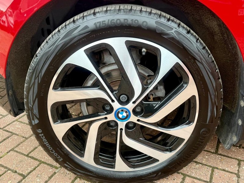 BMW I3