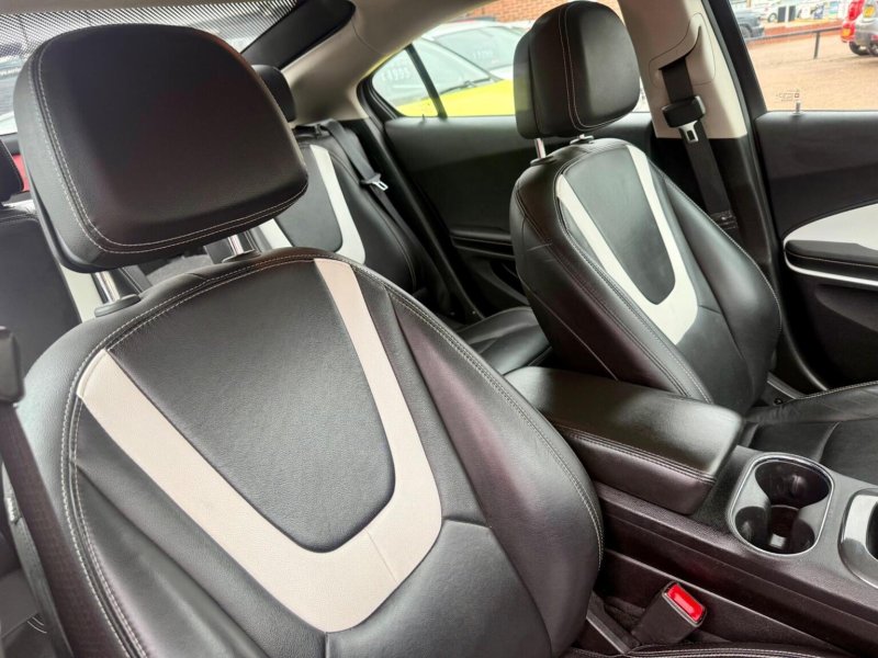 VAUXHALL AMPERA